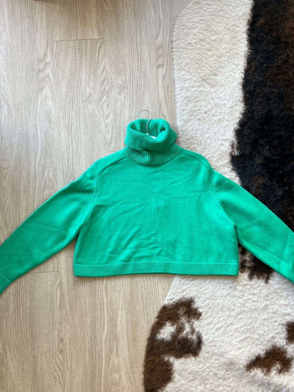 Zara Bright Green Cropped Turtleneck Sweater